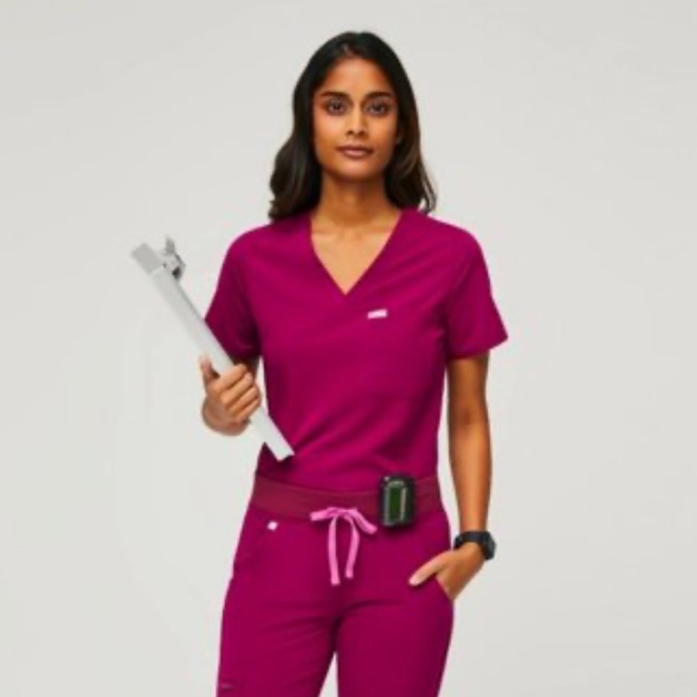 Catarina figs scrub top - dark magenta